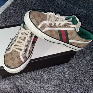 Women’s Gucci Sneakers